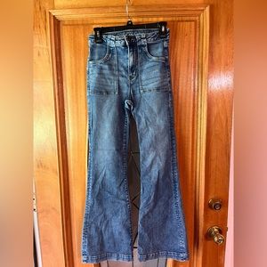 American Eagle High Rise Flare square pocket jeans size 4